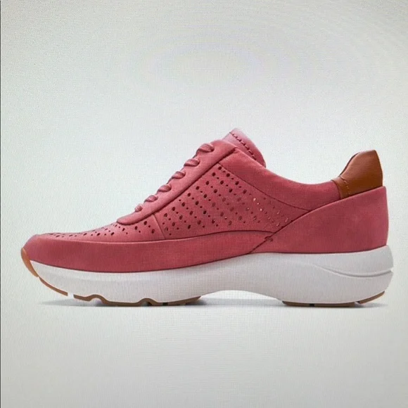 Sporty Clarks Tivoli Grace Leather Dusty Rose Perforated Sneakers Size 8 NWT - Picture 2 of 8
